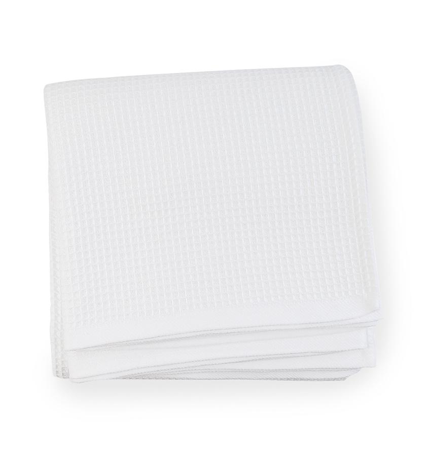 http://www.sferra.com/cdn/shop/products/sferra-kingston-blanket-11027fqbl-white-silo_78bca090-ff3e-43de-8295-2395dfc3ce7e.jpg?v=1700067077