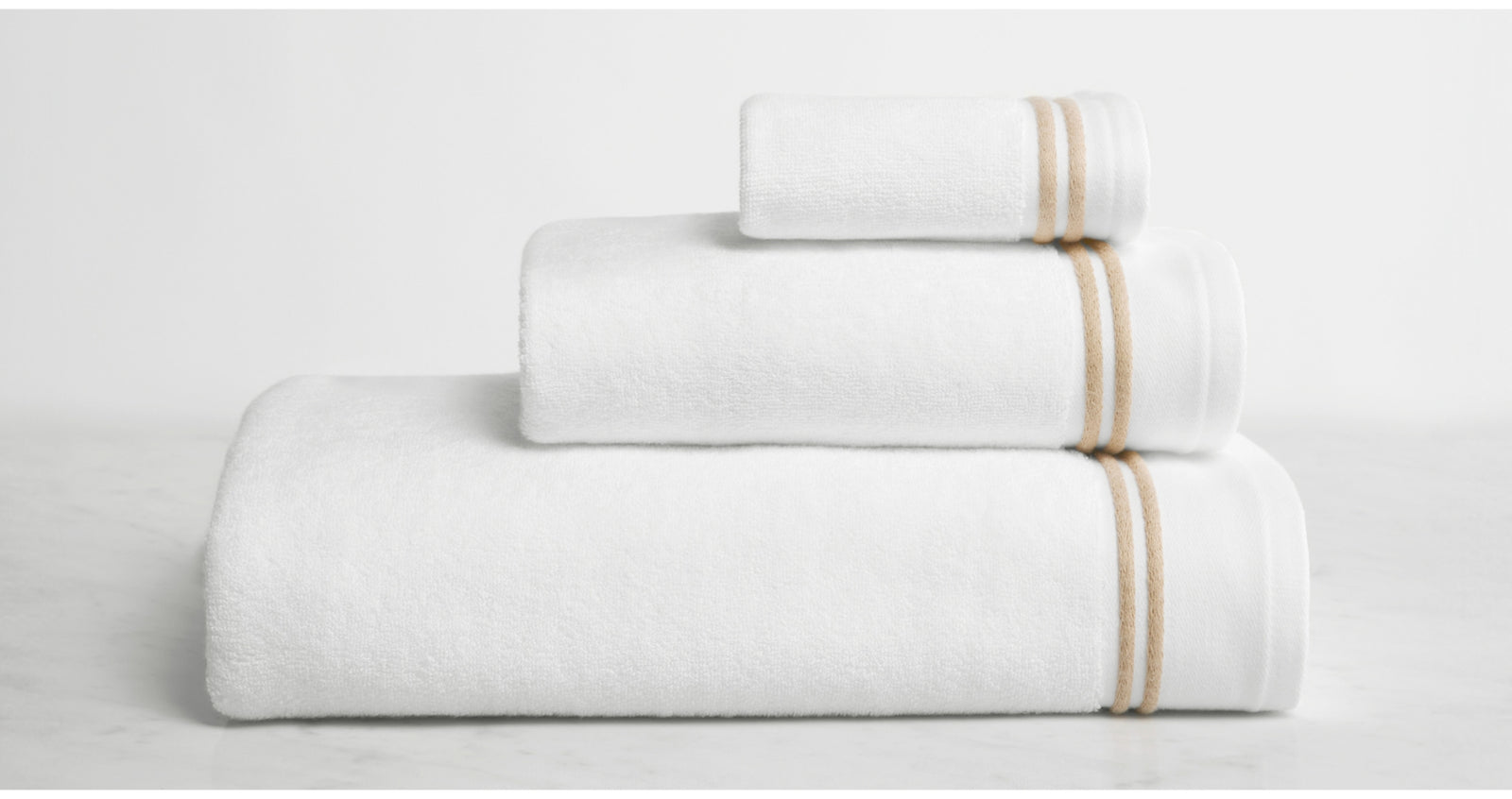 Aura Nuova Towels