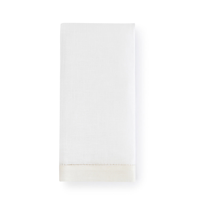 https://www.sferra.com/cdn/shop/products/sferra-filo-set-of-two-tip-towel-784tiptwl-white-ivory-silo_1024x1024.jpg?v=1678911444